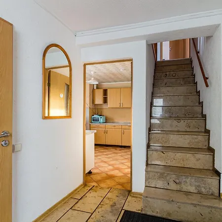 Проживание в семье Zweibettzimmer In Bitterfeld-wolfen, Haus Mit Gemeinschaftskueche Und -bad Fuer Monteure *
