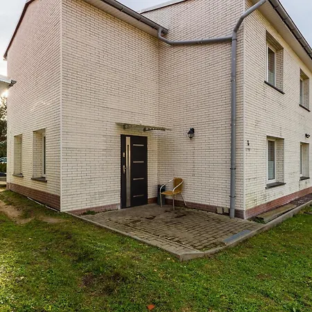 Zweibettzimmer In Bitterfeld-wolfen, Haus Mit Gemeinschaftskueche Und -bad Fuer Monteure Bitterfeld-Wolfen