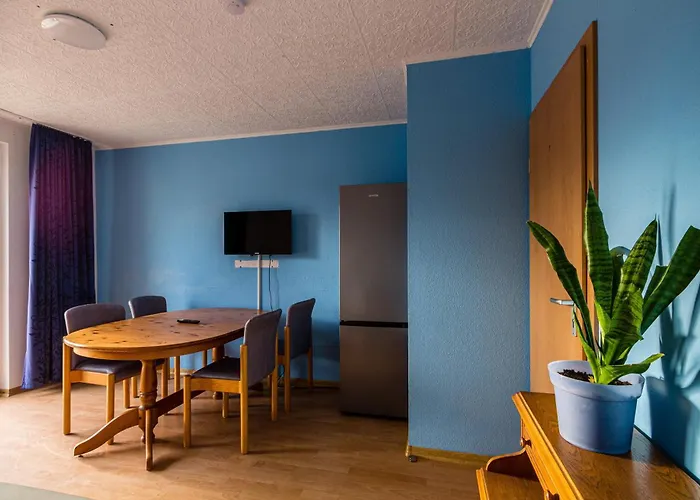 Zweibettzimmer In Bitterfeld-wolfen, Haus Mit Gemeinschaftskueche Und -bad Fuer Monteure