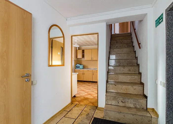 Pansiyon Zweibettzimmer In Bitterfeld-wolfen, Haus Mit Gemeinschaftskueche Und -bad Fuer Monteure *