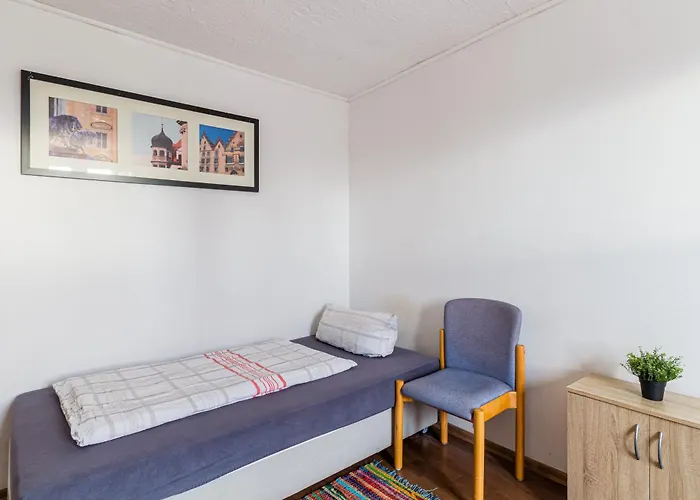 Pansiyon Zweibettzimmer In Bitterfeld-wolfen, Haus Mit Gemeinschaftskueche Und -bad Fuer Monteure