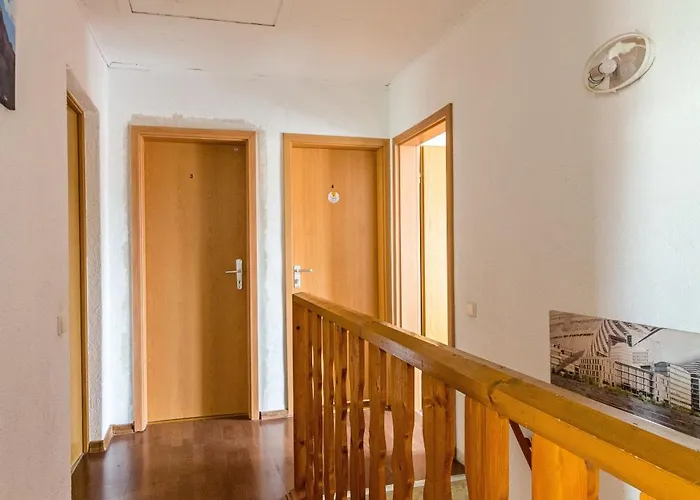 Pansiyon Zweibettzimmer In Bitterfeld-wolfen, Haus Mit Gemeinschaftskueche Und -bad Fuer Monteure Bitterfeld-Wolfen