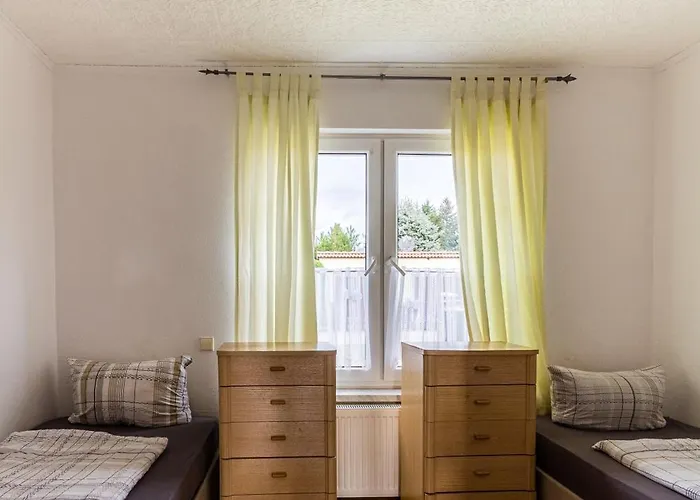 Pansiyon Zweibettzimmer In Bitterfeld-wolfen, Haus Mit Gemeinschaftskueche Und -bad Fuer Monteure *
