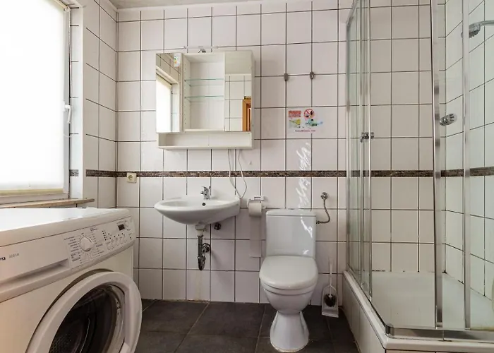 Pansiyon Zweibettzimmer In Bitterfeld-wolfen, Haus Mit Gemeinschaftskueche Und -bad Fuer Monteure